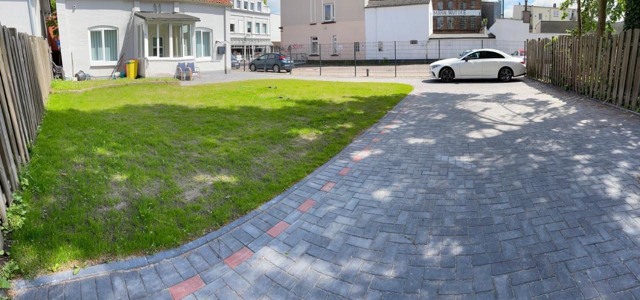 Citygluecknms - Direkt Am Bahnhof Und Einkaufszentrum Neumuenster Exterior photo